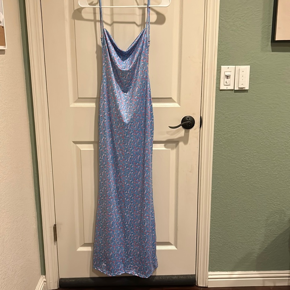 Floral backless dress
